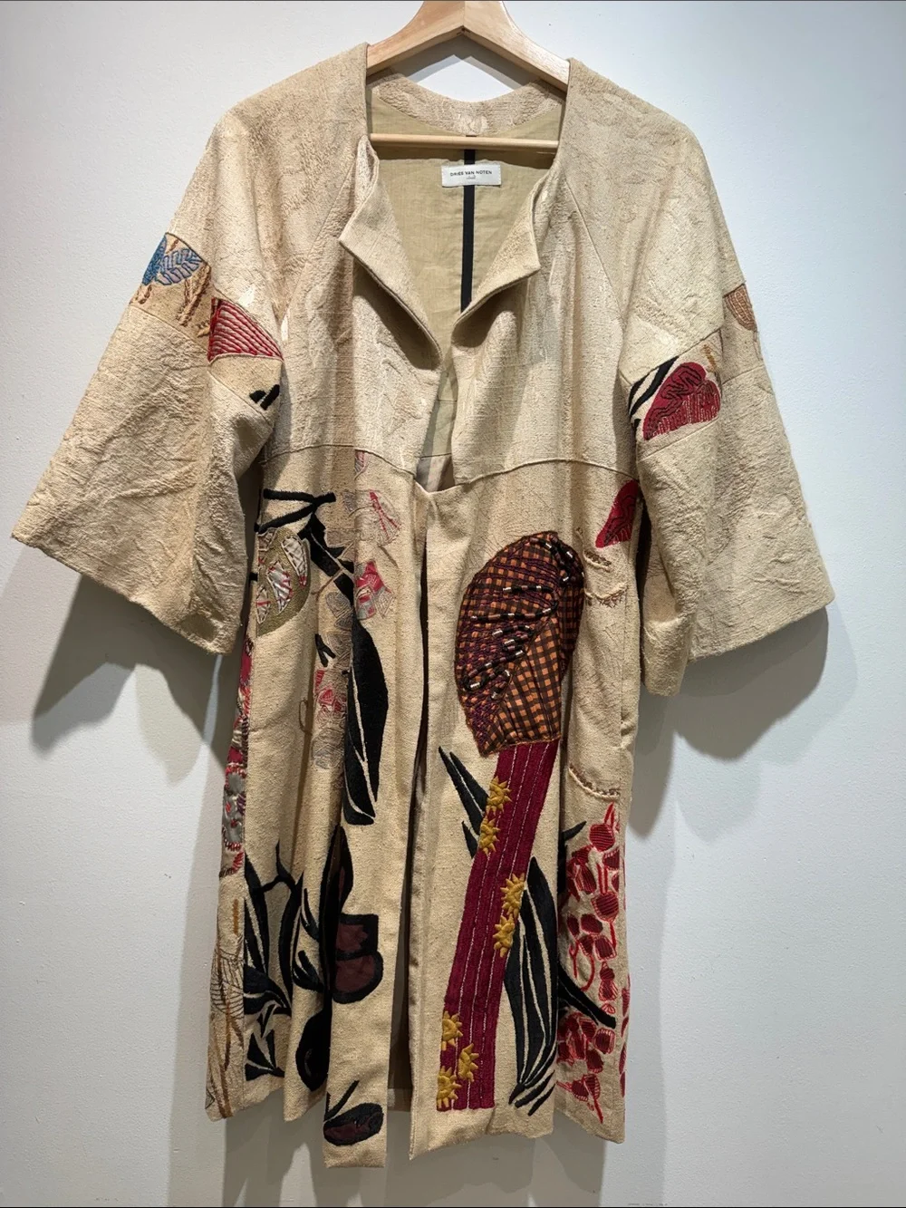 Unique Dries Van Noten Embroidered Beige Kimono Coat - Picture 1 of 15